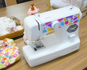 Review Máy May Gia Đình Riccar QM10A: Lựa Chọn Tốt Cho Người May Vá