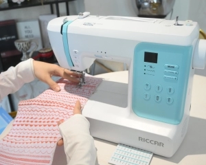 Máy May Gia Đình Có Vắt Sổ: Bí Quyết Chọn Máy Chuẩn Nhất Cho Người Mới