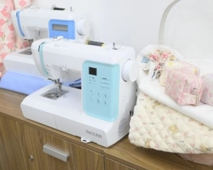 So Sánh Máy May Công Nghiệp Và Máy May Gia Đình – Nên Mua Loại Nào Tốt Hơn?