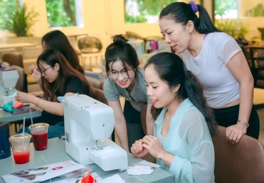 Hoạt Động Trải Nghiệm Máy May Gia Đình Miễn Phí Của Beauty Lady Có Gì?
